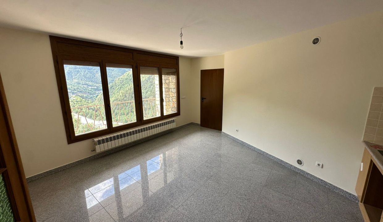 WhatsApp Image 2025-11-20 at 23.31.33 (2)