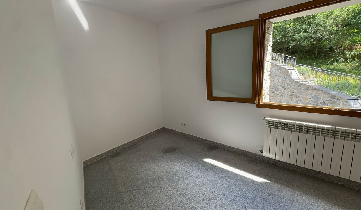 WhatsApp Image 2025-11-20 at 23.31.34