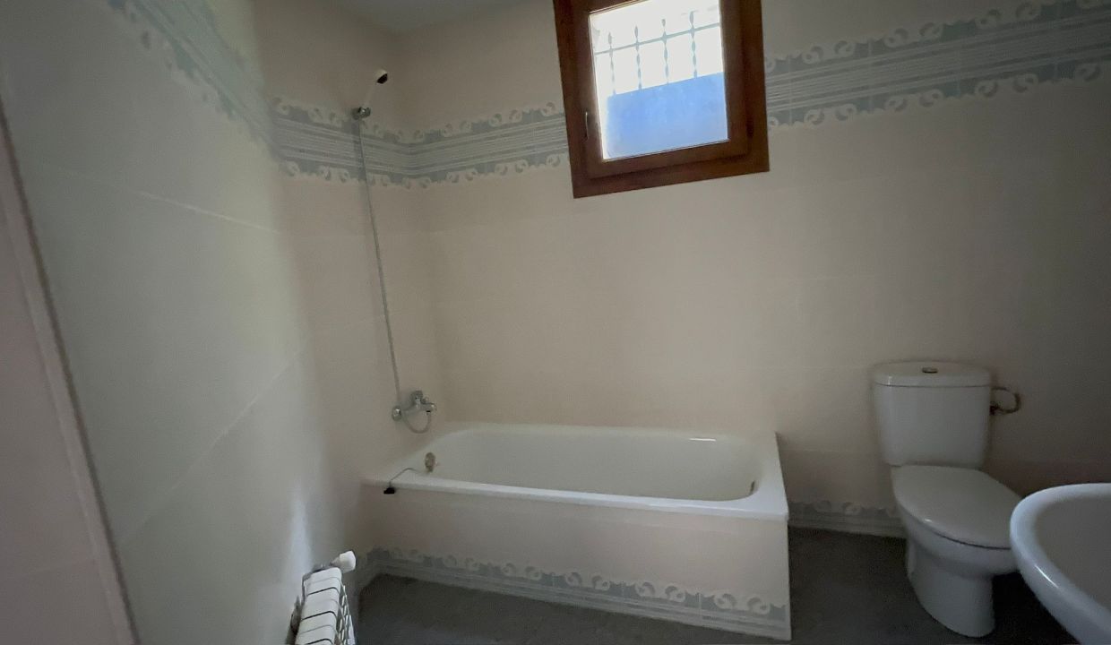 WhatsApp Image 2025-11-20 at 23.31.36 (2)