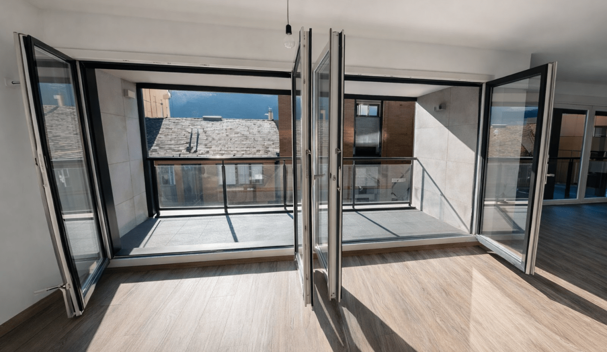 C07F0E00-80F3-4978-942A-51A48A4E669A